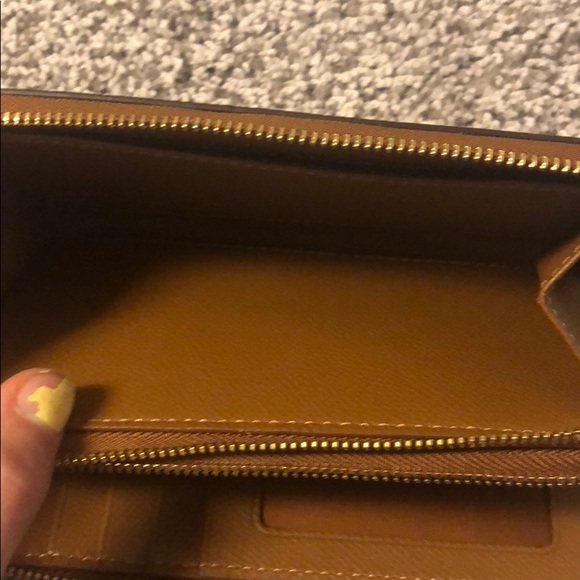 Coach wristlet - Picture 4 of 6